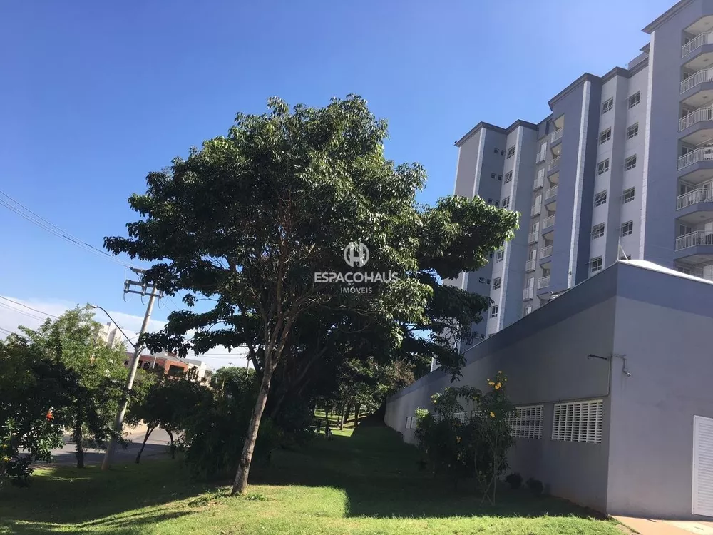 Apartamento à venda com 2 quartos, 66m² - Foto 2