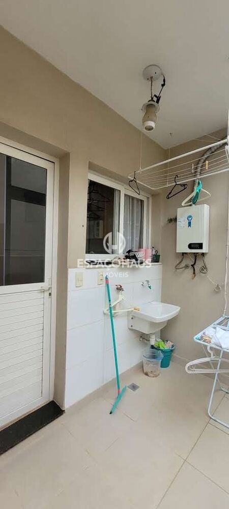 Casa de Condomínio para alugar com 3 quartos, 186m² - Foto 1
