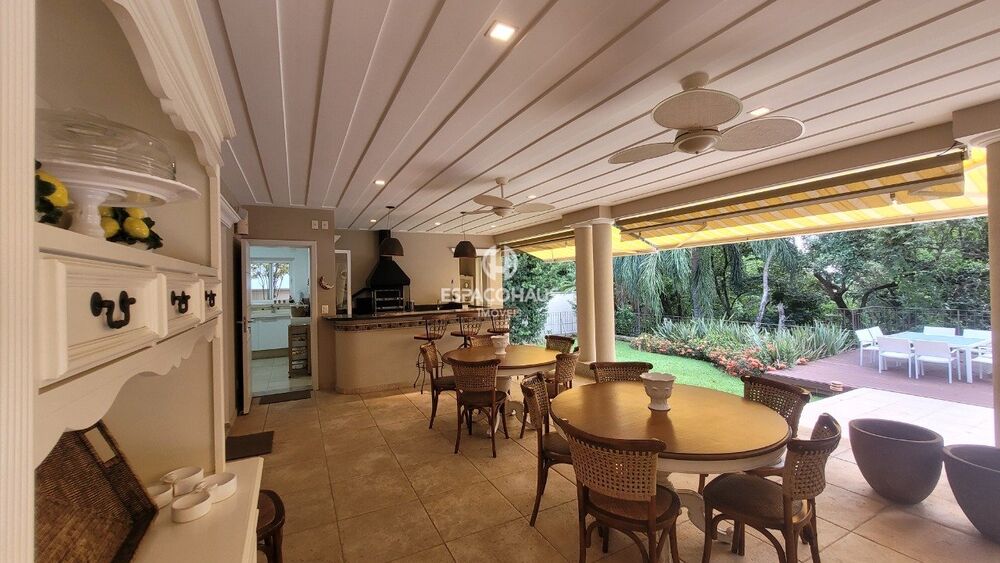 Casa de Condomínio para alugar com 4 quartos, 537m² - Foto 3