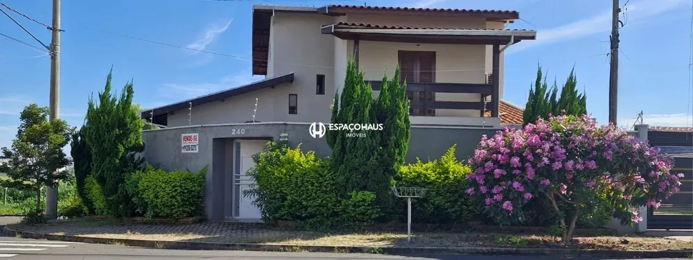 Casa, 5 quartos, 258 m² - Foto 1