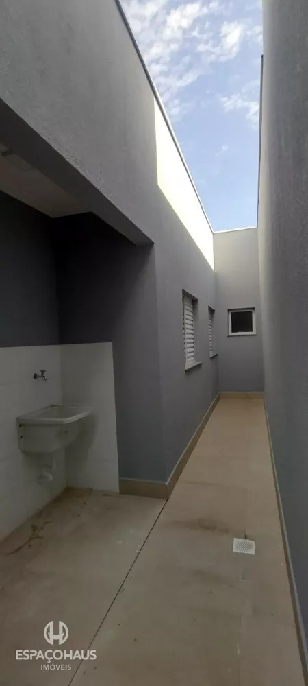 Casa à venda com 2 quartos, 63m² - Foto 2