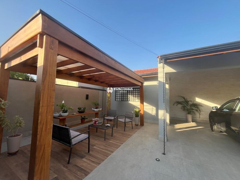 Casa à venda com 3 quartos, 123m² - Foto 2