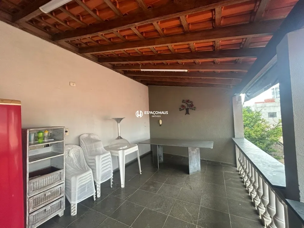 Casa, 3 quartos, 204 m² - Foto 1