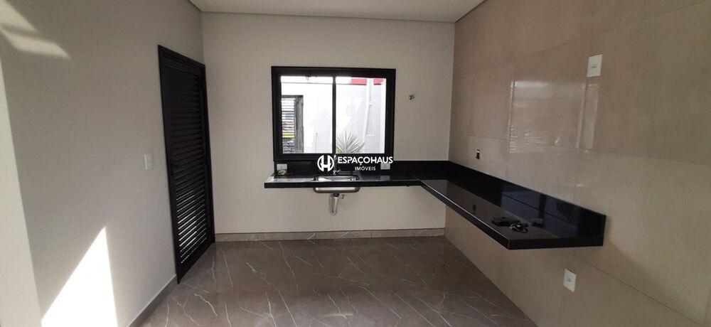 Casa à venda com 3 quartos, 89m² - Foto 2