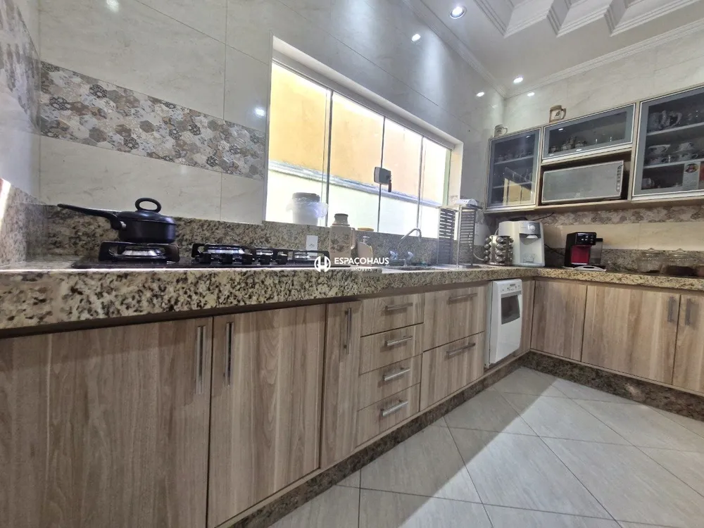 Casa, 3 quartos, 220 m² - Foto 9