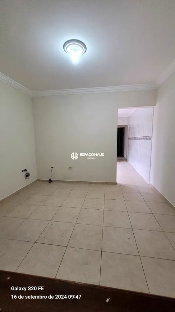 Casa à venda com 4 quartos, 120m² - Foto 4