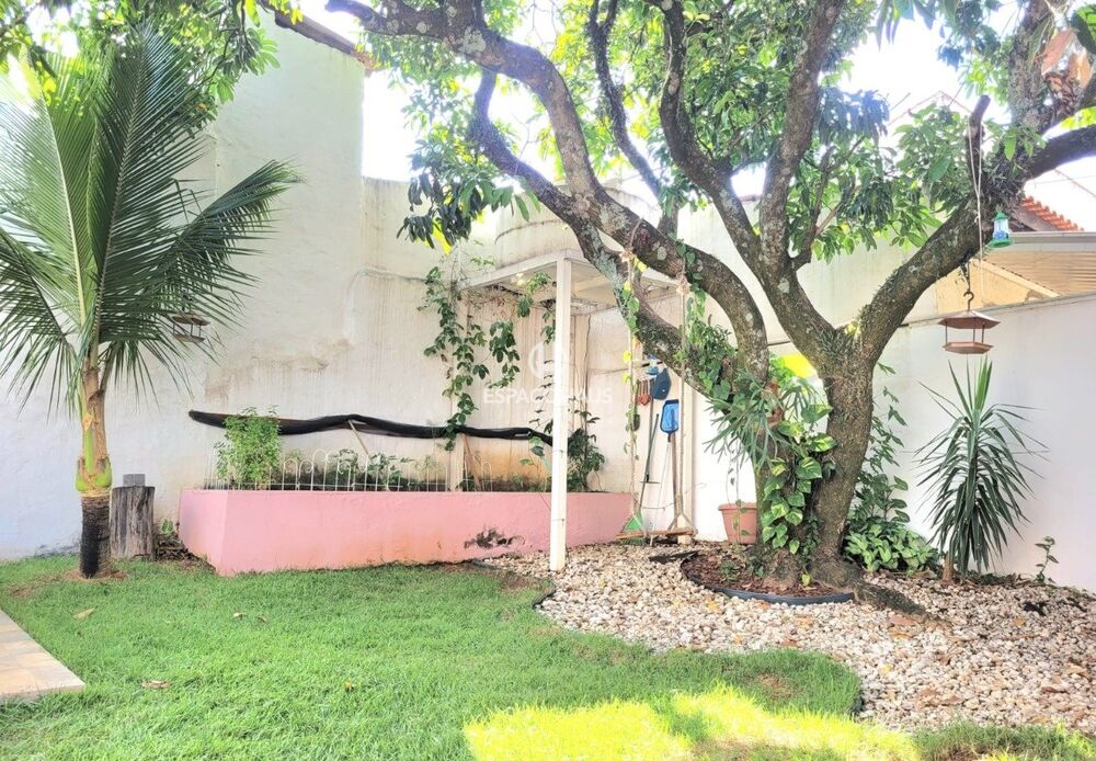 Casa à venda com 2 quartos, 140m² - Foto 4