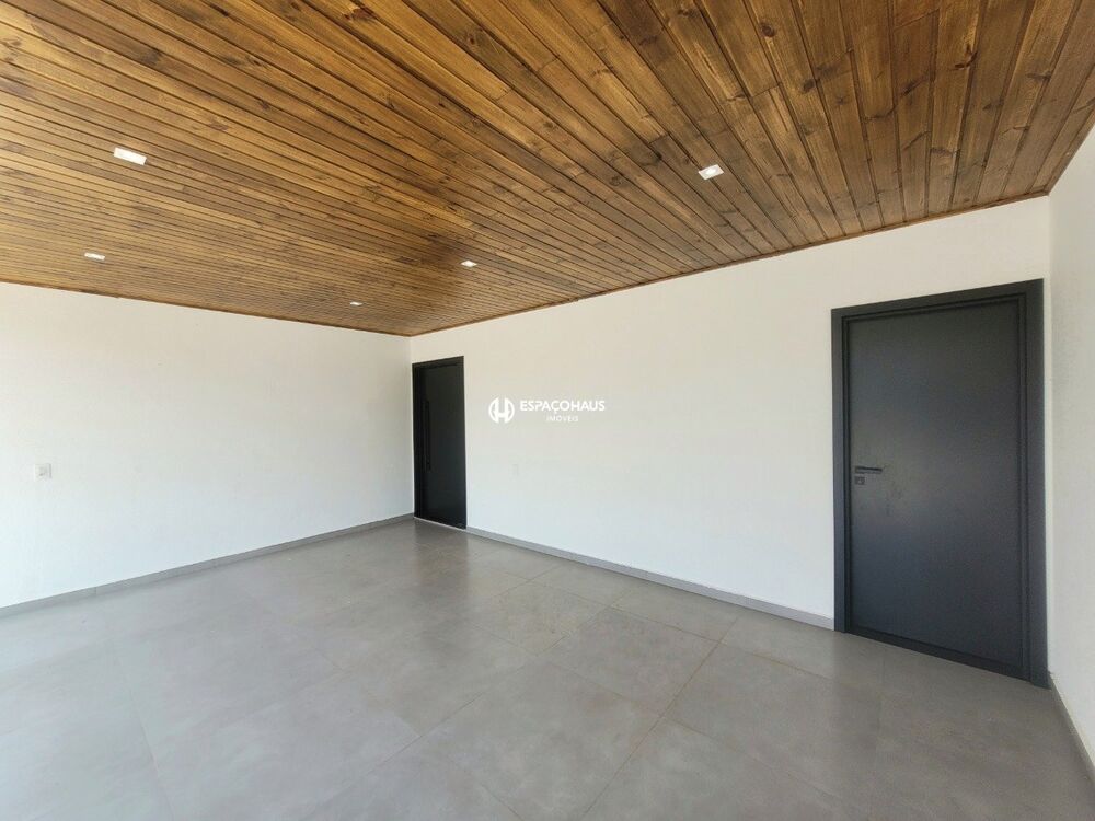 Casa de Condomínio para alugar com 3 quartos, 191m² - Foto 1
