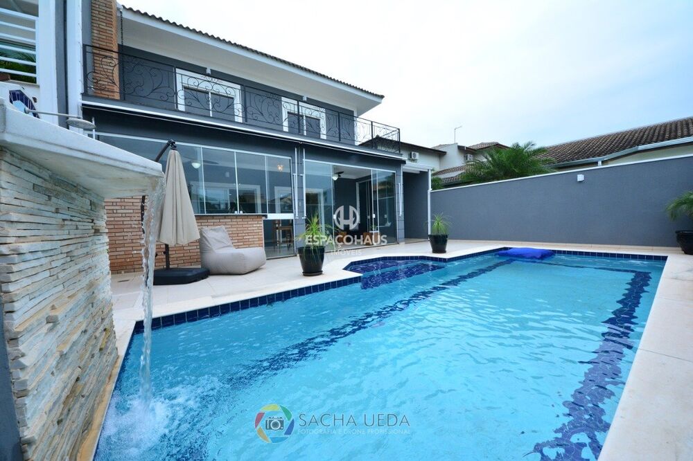 Casa de Condomínio à venda com 4 quartos, 318m² - Foto 1