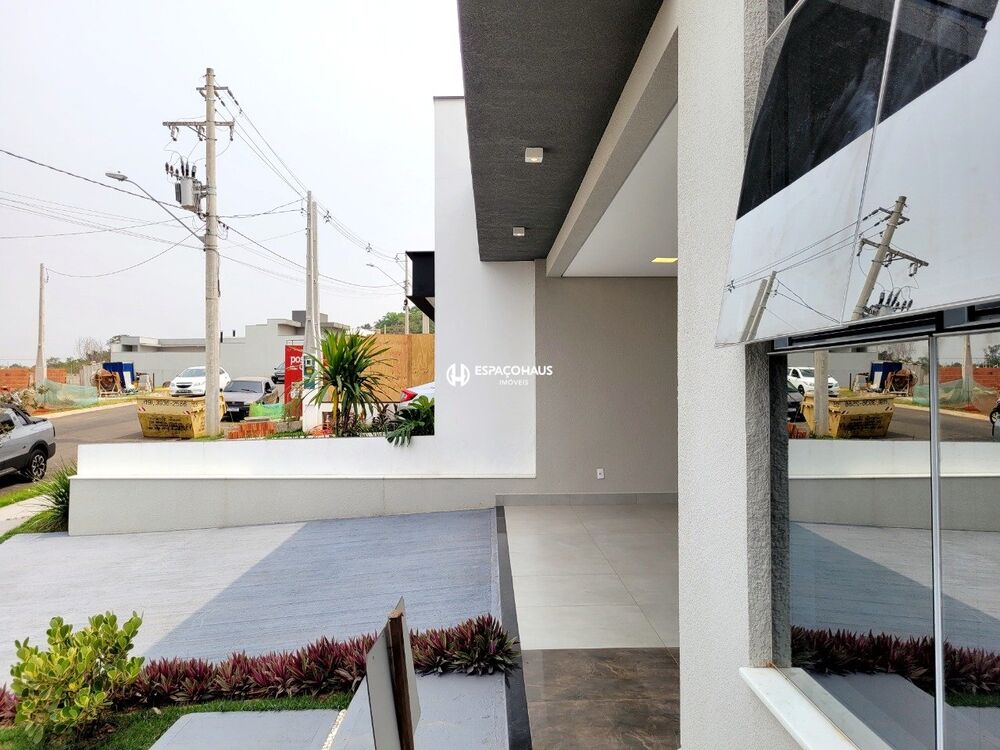 Casa de Condomínio à venda com 3 quartos, 202m² - Foto 1