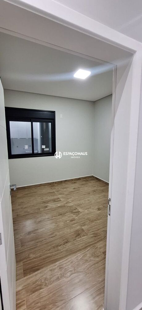 Casa de Condomínio à venda com 3 quartos, 138m² - Foto 1