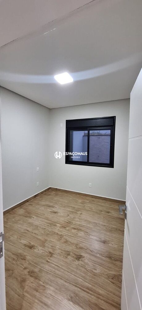 Casa de Condomínio à venda com 3 quartos, 138m² - Foto 2