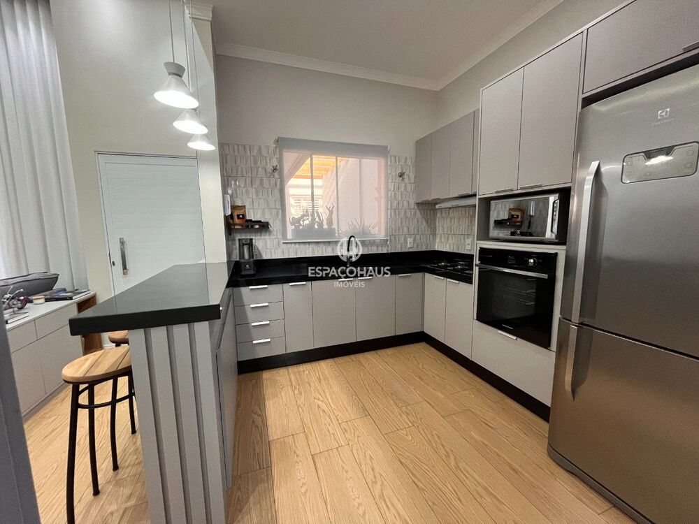 Casa à venda com 3 quartos, 132m² - Foto 5