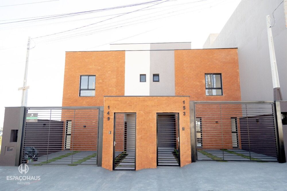 Casa à venda com 2 quartos, 80m² - Foto 1
