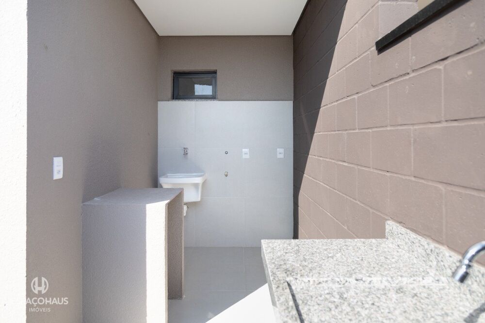 Casa à venda com 2 quartos, 80m² - Foto 11