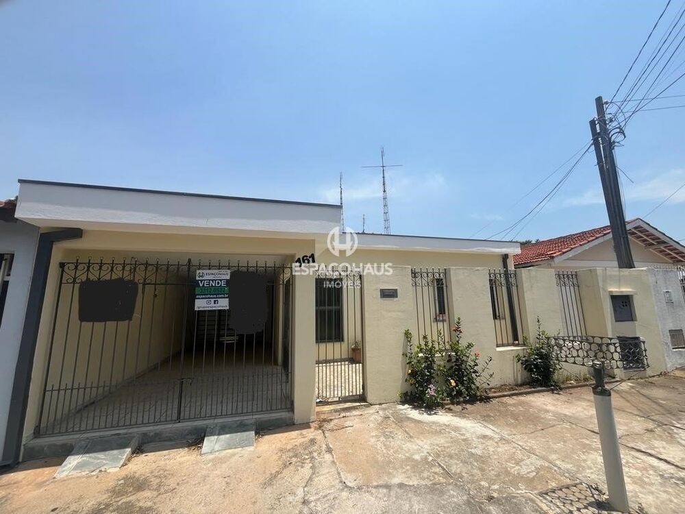 Casa à venda com 4 quartos, 206m² - Foto 1