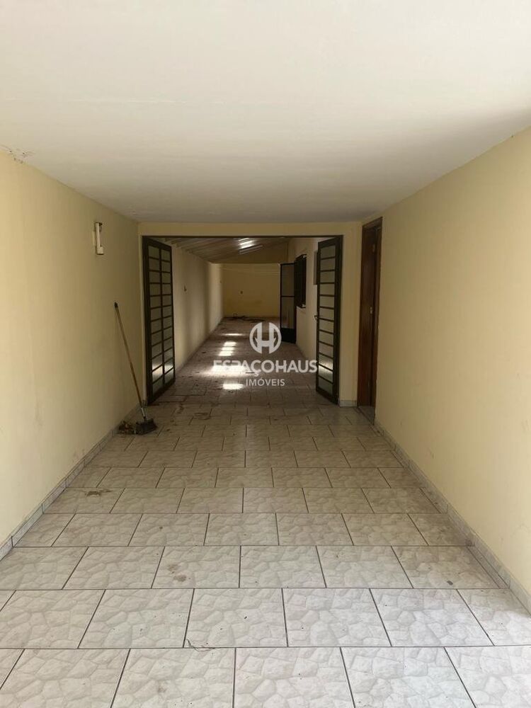 Casa à venda com 4 quartos, 206m² - Foto 3