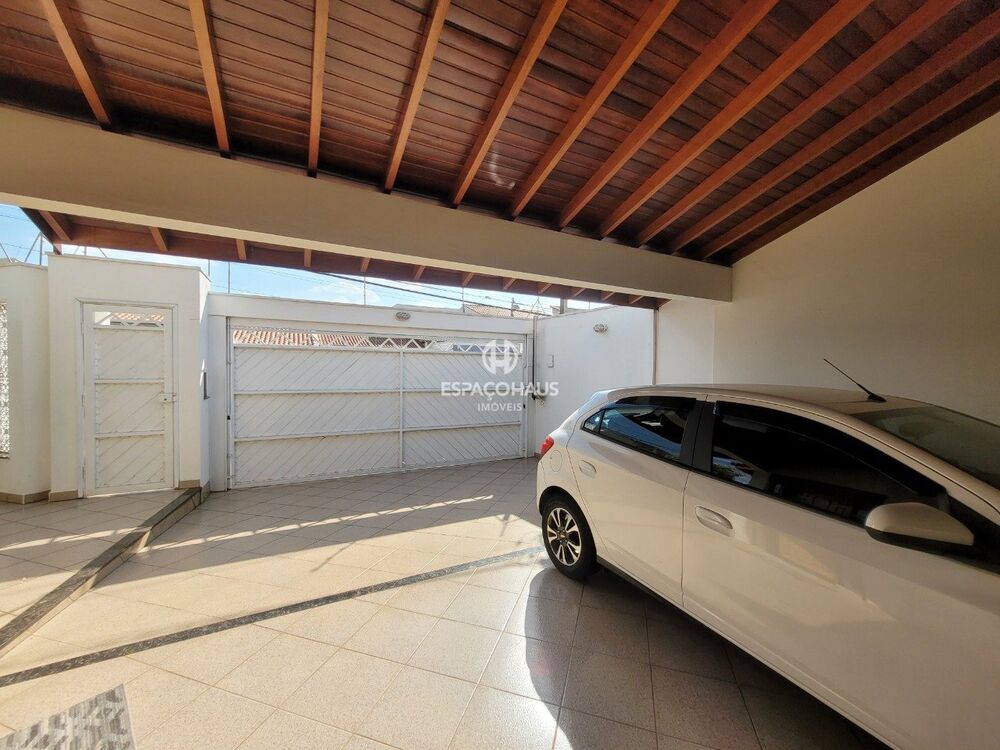 Casa à venda com 3 quartos, 166m² - Foto 2