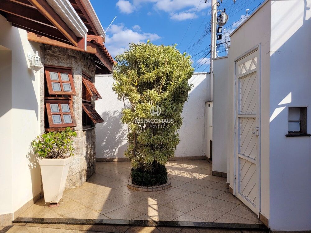 Casa à venda com 3 quartos, 166m² - Foto 3
