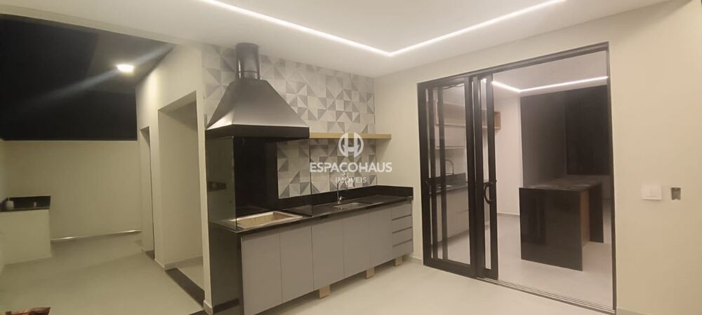 Casa de Condomínio à venda com 3 quartos, 205m² - Foto 1