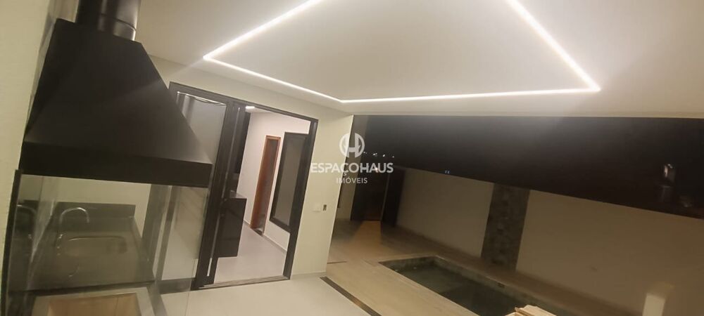 Casa de Condomínio à venda com 3 quartos, 205m² - Foto 2