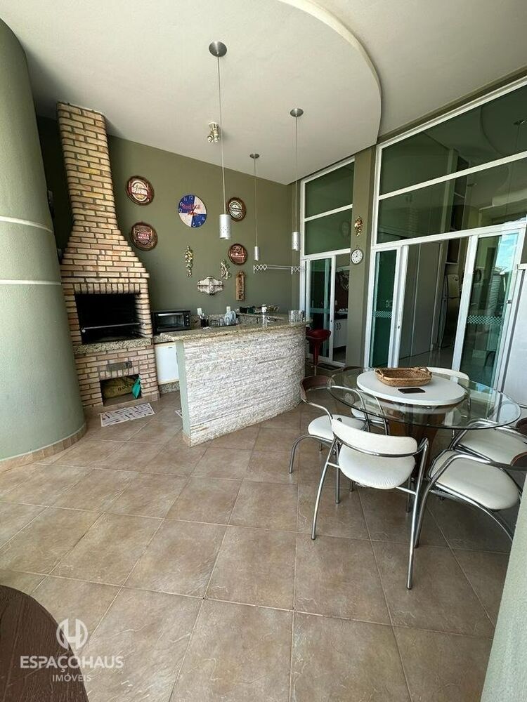 Casa de Condomínio à venda com 3 quartos, 344m² - Foto 4