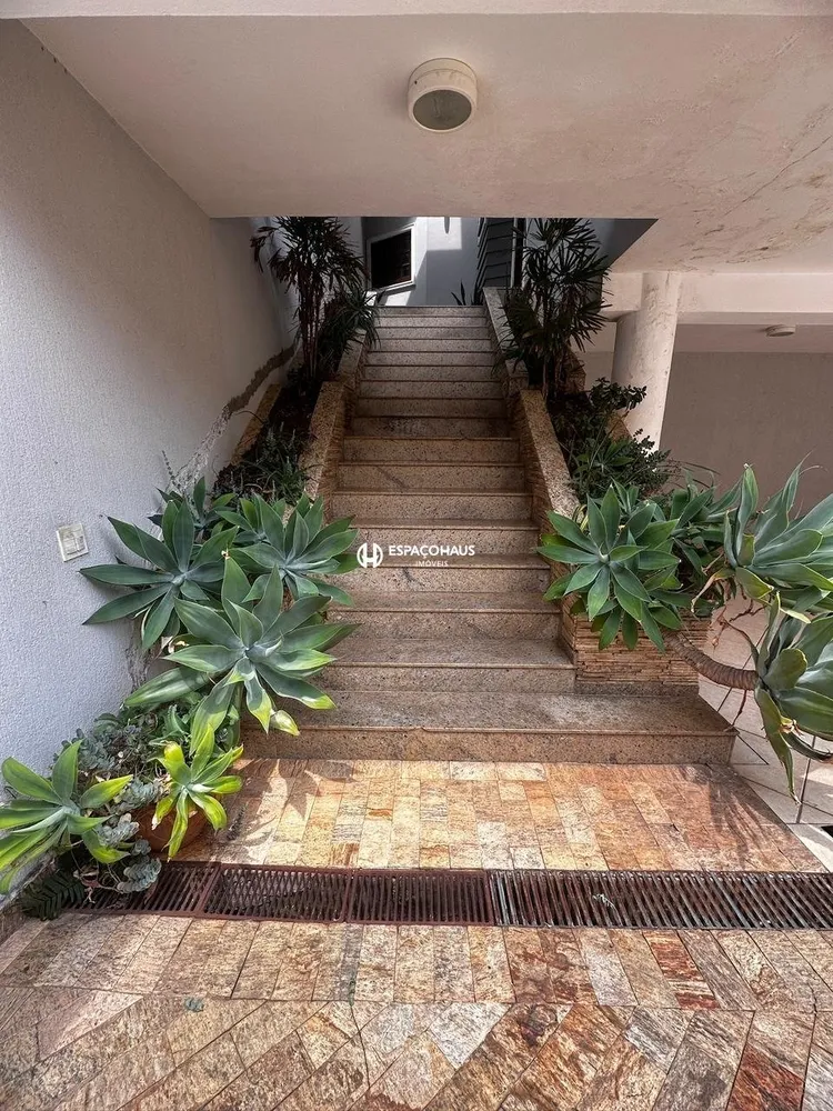 Casa, 4 quartos, 337 m² - Foto 2