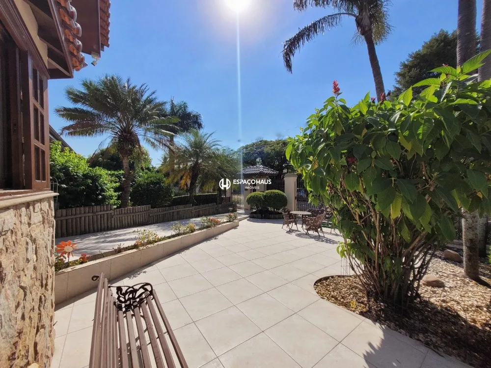 Chácara, 5 quartos, 2500 m² - Foto 1