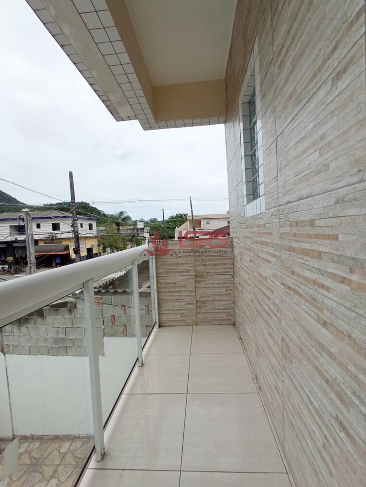 Casa à venda com 2 quartos, 70m² - Foto 2