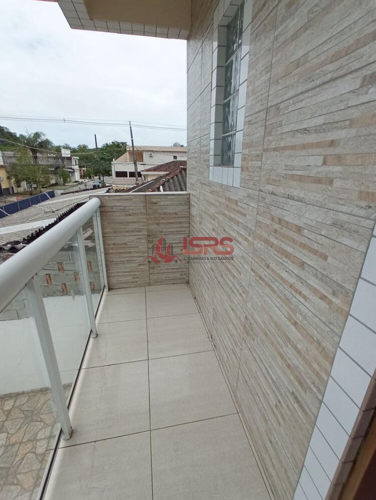 Casa à venda com 2 quartos, 70m² - Foto 4