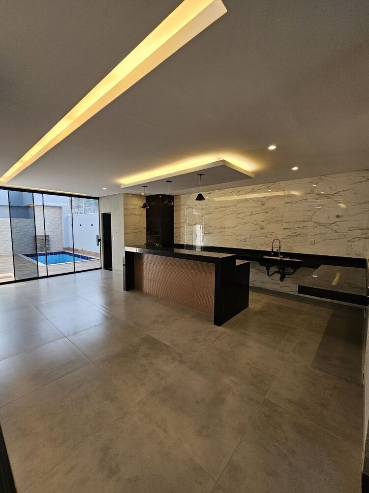 Casa, 3 quartos, 202 m² - Foto 4