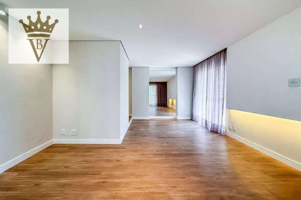 Apartamento à venda com 4 quartos, 200m² - Foto 7