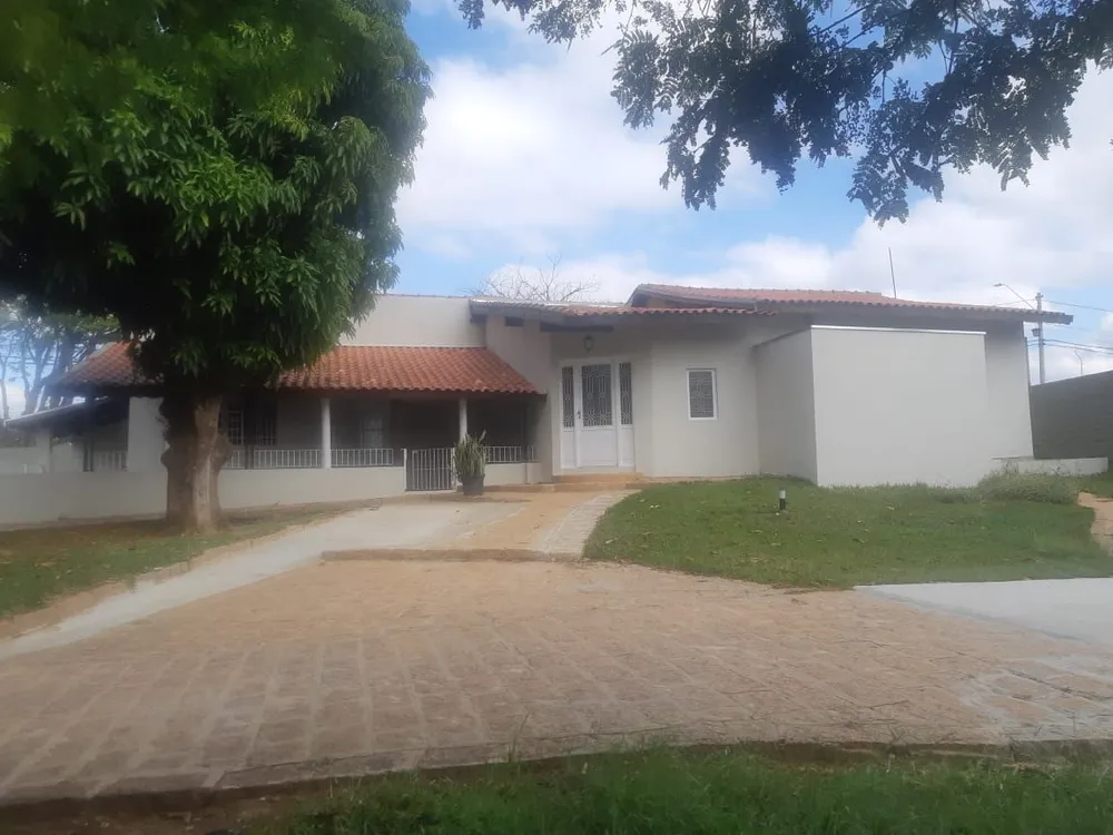 Chácara, 3 quartos, 1040 m² - Foto 1