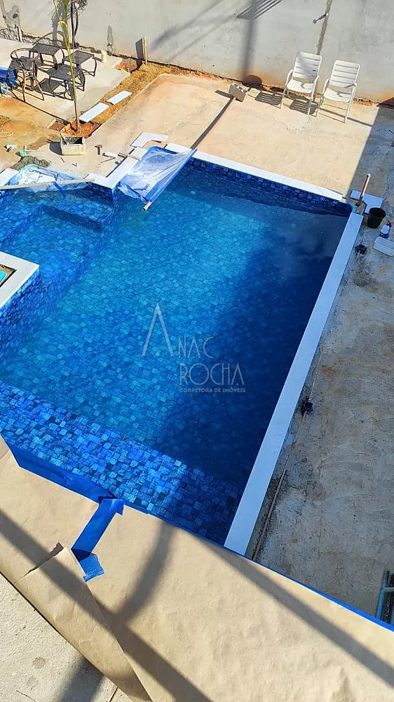 Casa, 4 quartos, 328 m² - Foto 1