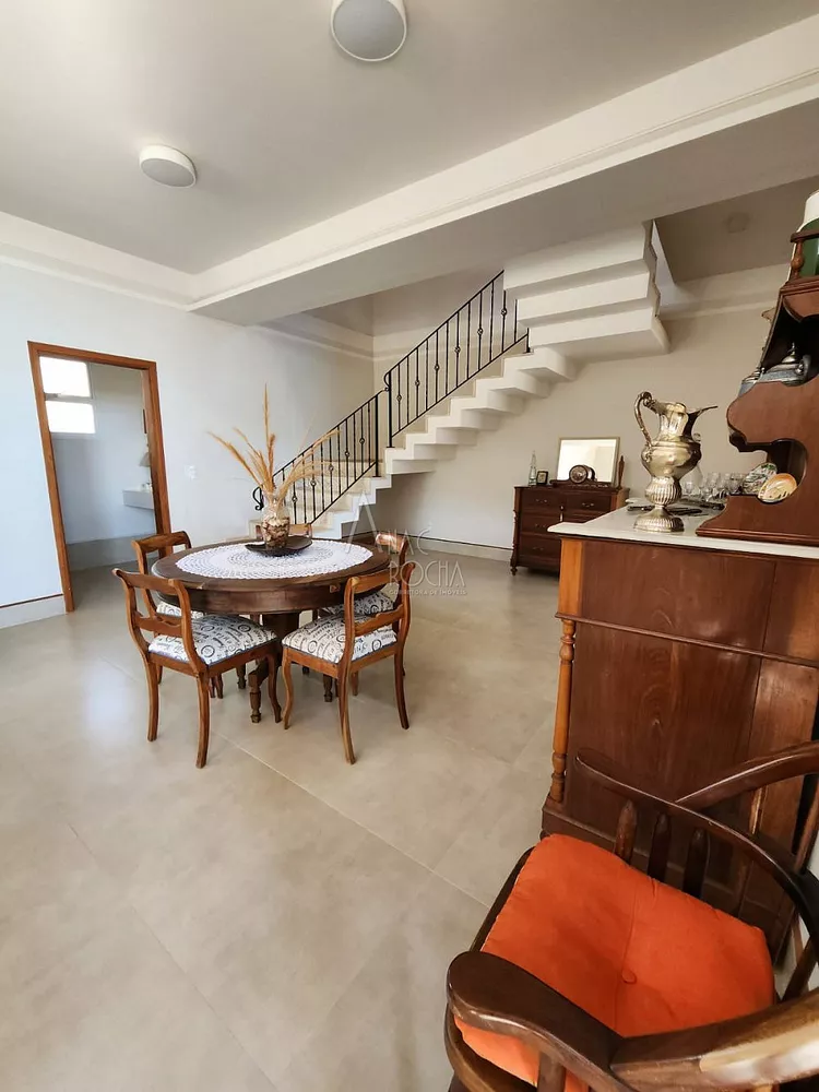 Casa, 4 quartos, 250 m² - Foto 1