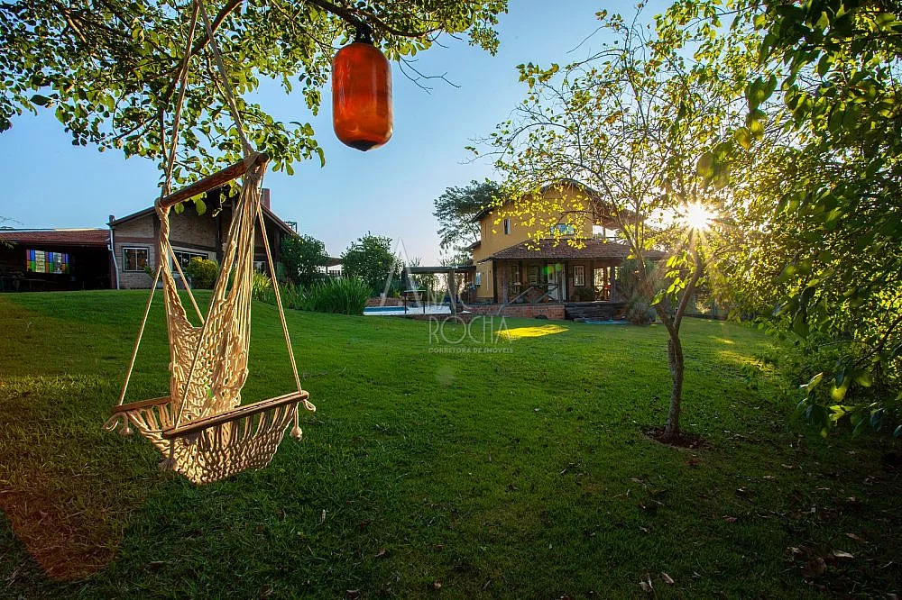 Chácara, 3 quartos, 1800 m² - Foto 1