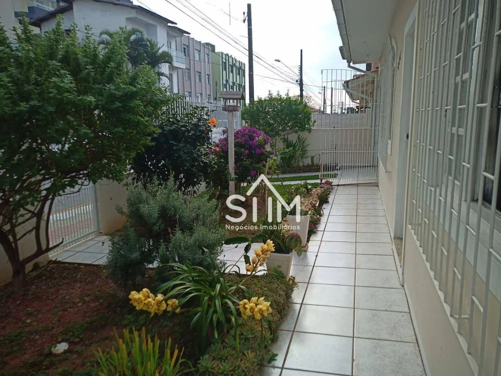 Casa, 3 quartos, 208 m² - Foto 1