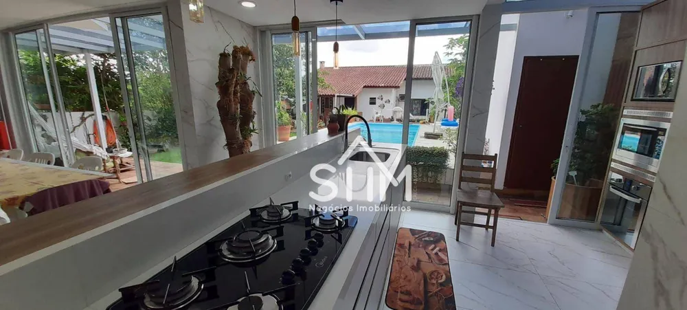 Casa, 4 quartos, 320 m² - Foto 1