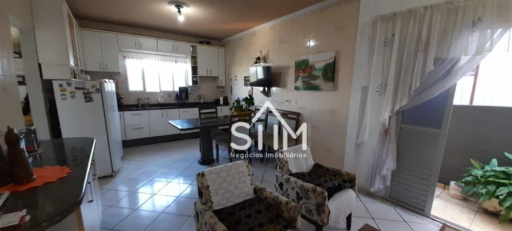 Casa, 3 quartos, 268 m² - Foto 2