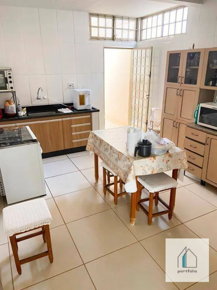 Casa, 3 quartos, 300 m² - Foto 2