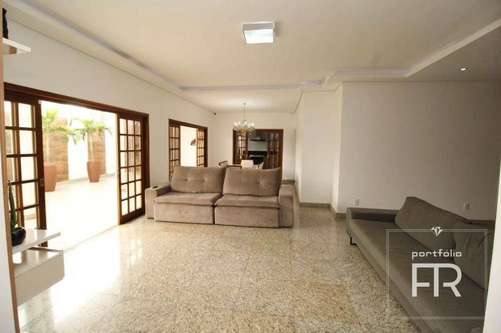 Casa, 3 quartos, 210 m² - Foto 1