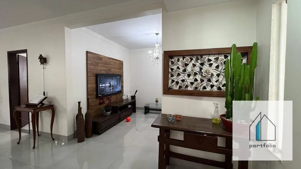 Casa, 3 quartos, 197 m² - Foto 1