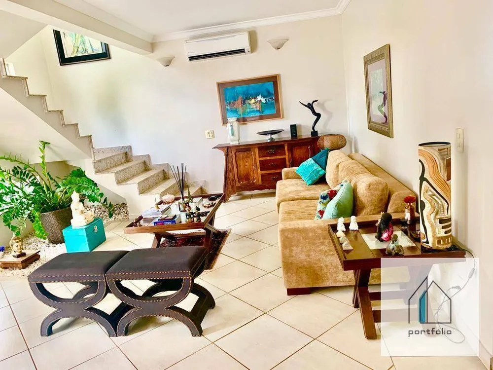 Casa, 3 quartos, 243 m² - Foto 1