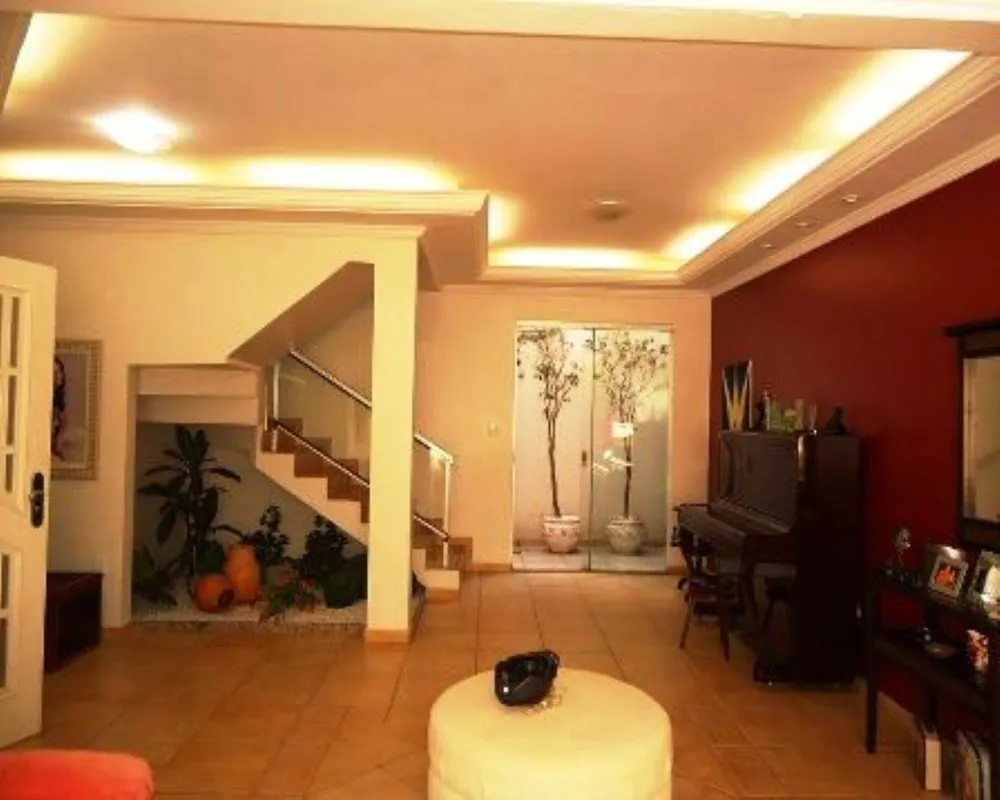 Casa, 4 quartos, 330 m² - Foto 2