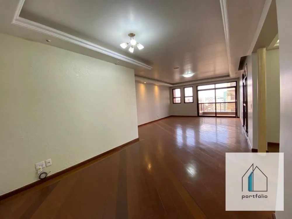 Apartamento, 3 quartos, 220 m² - Foto 1