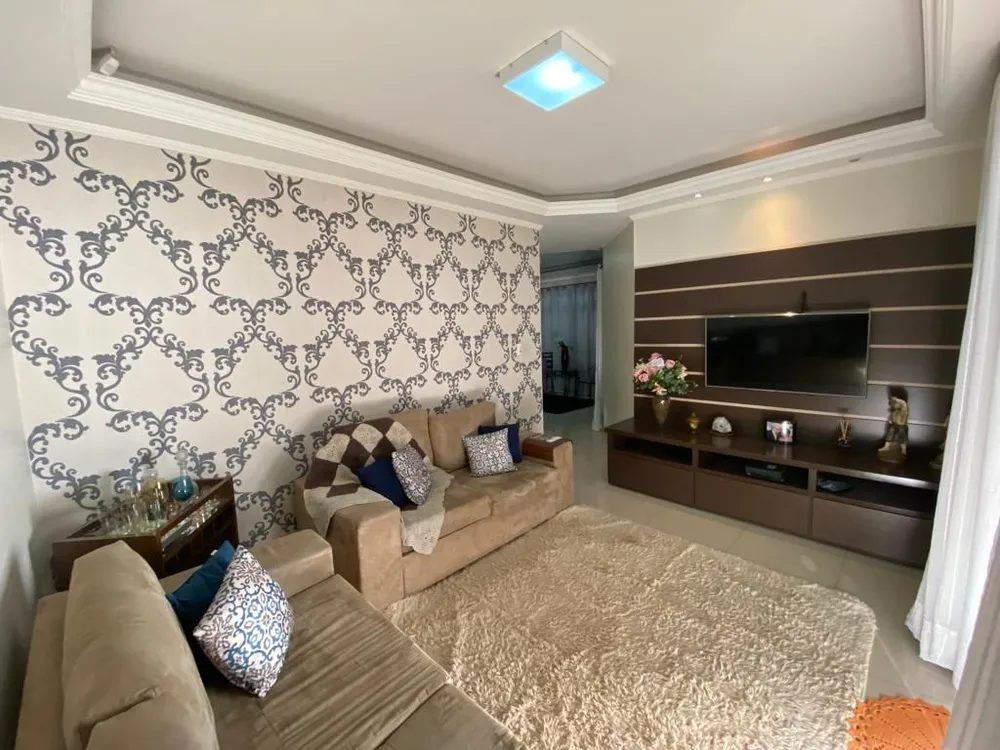 Casa, 4 quartos, 268 m² - Foto 1