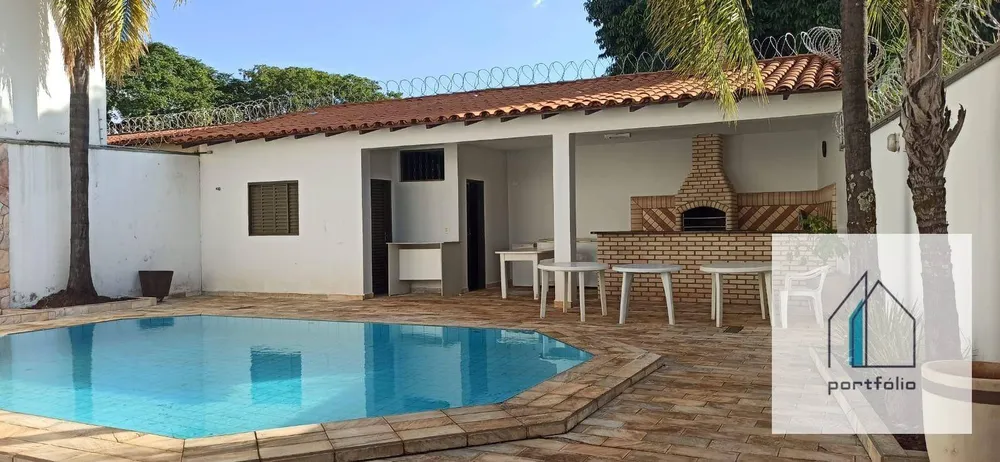 Casa, 3 quartos, 251 m² - Foto 1