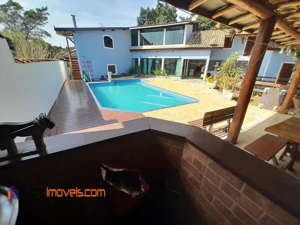 Chácara, 3 quartos, 730 m² - Foto 1