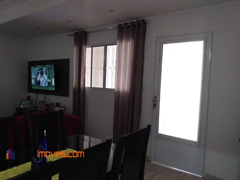 Casa à venda com 4 quartos, 127m² - Foto 2
