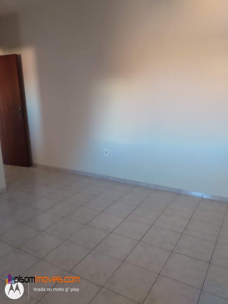 Casa à venda com 4 quartos, 127m² - Foto 12